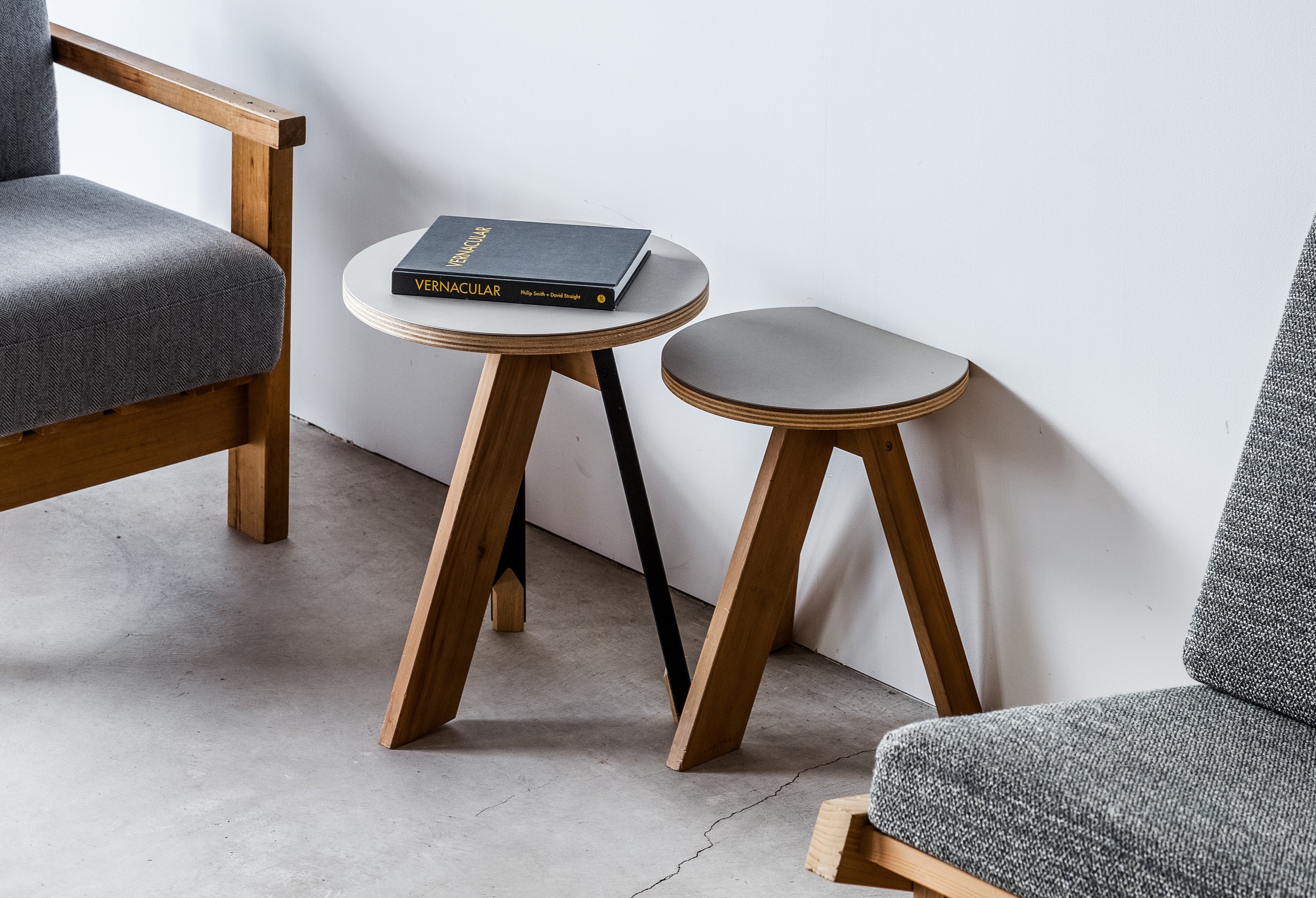 CHAIR / STOOL