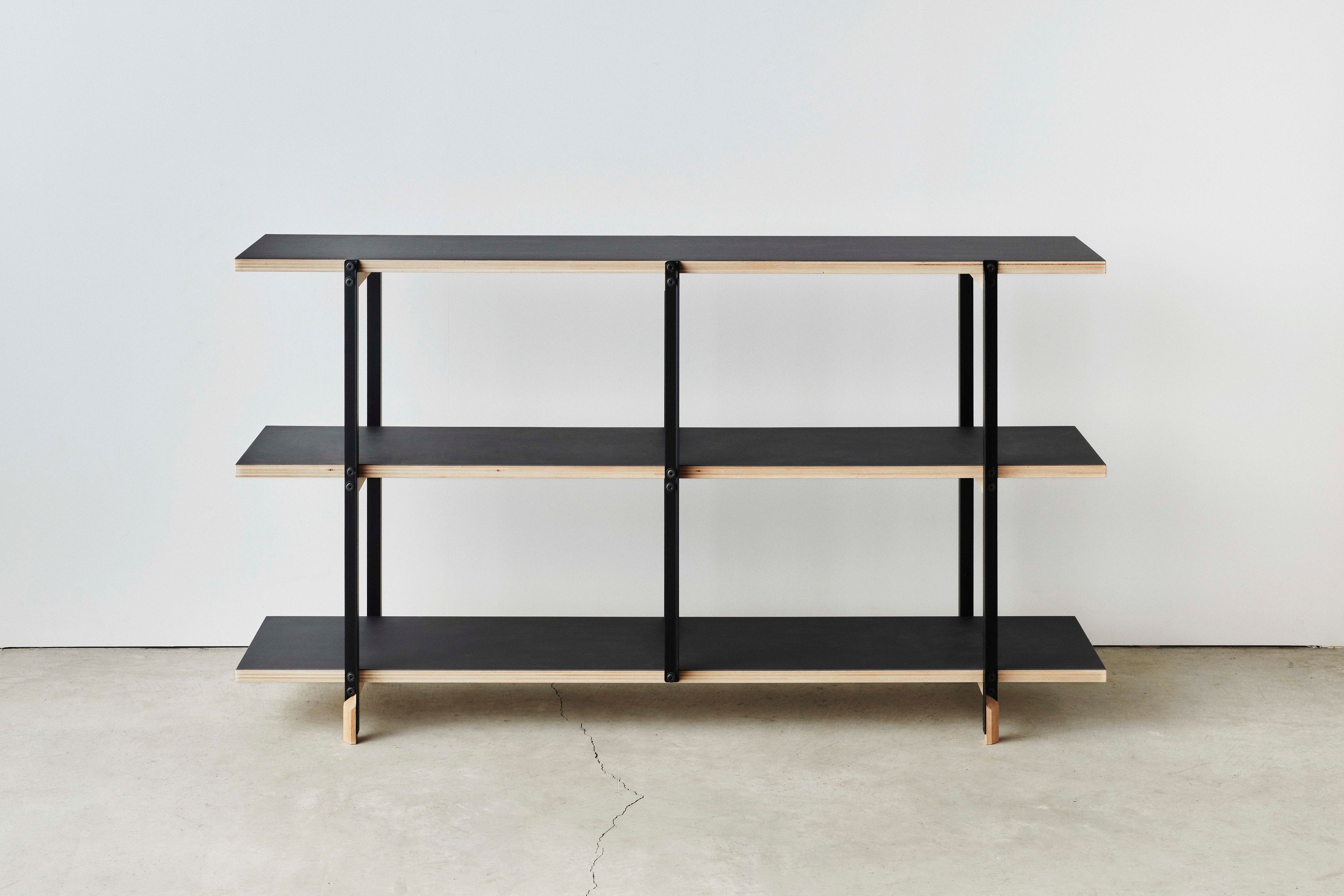 SHELF / HANGER