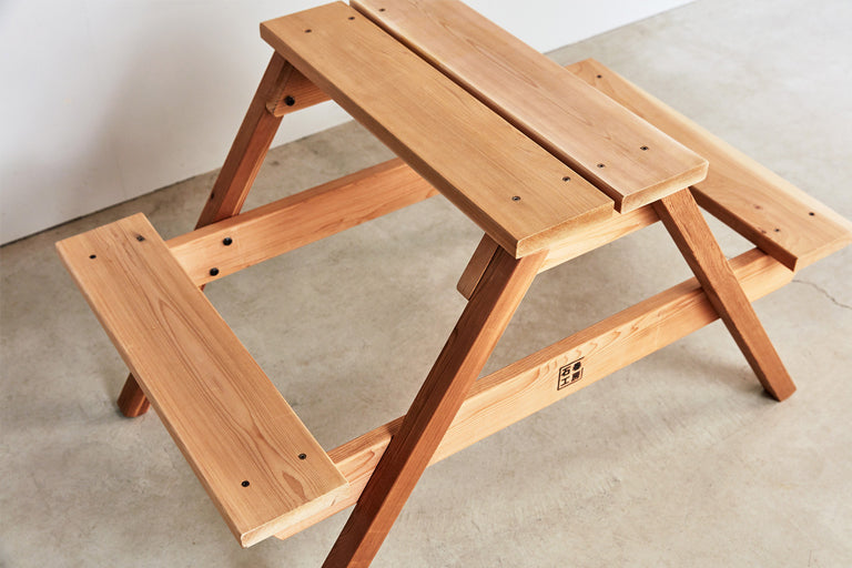 LITTLE PICNIC TABLE