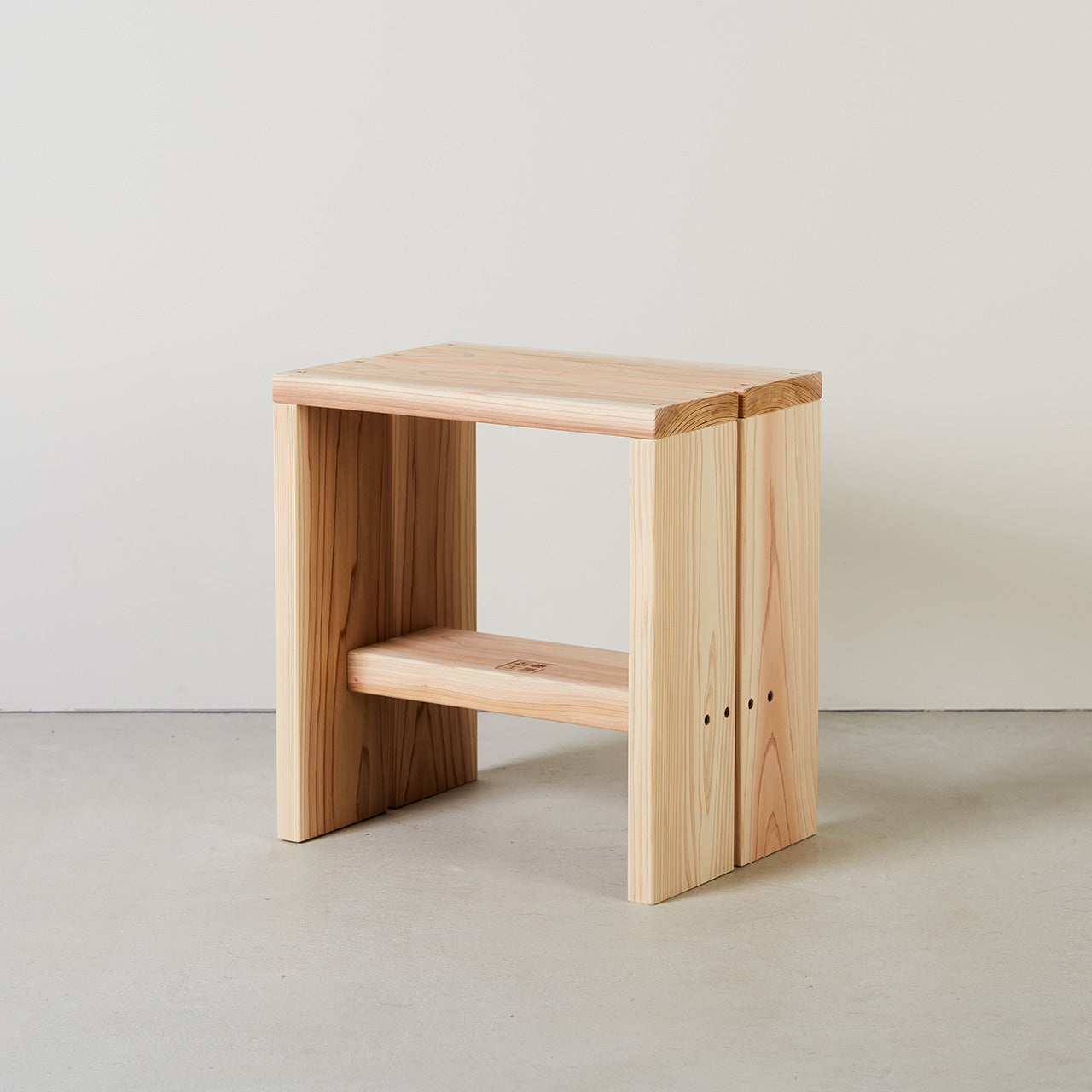 STAND STOOL